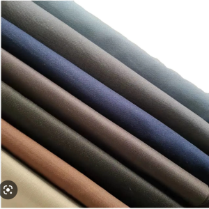 Solid-colour piece-dyed fabric